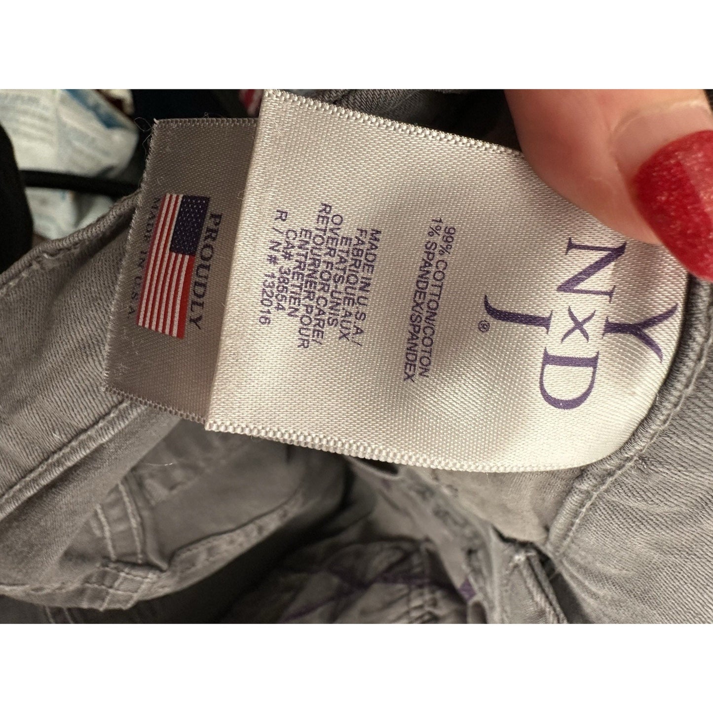 NYDJ Lift & Tuck Jeans Womens Sz 8 Gray Straight Leg Everyday Basic Staple Goth