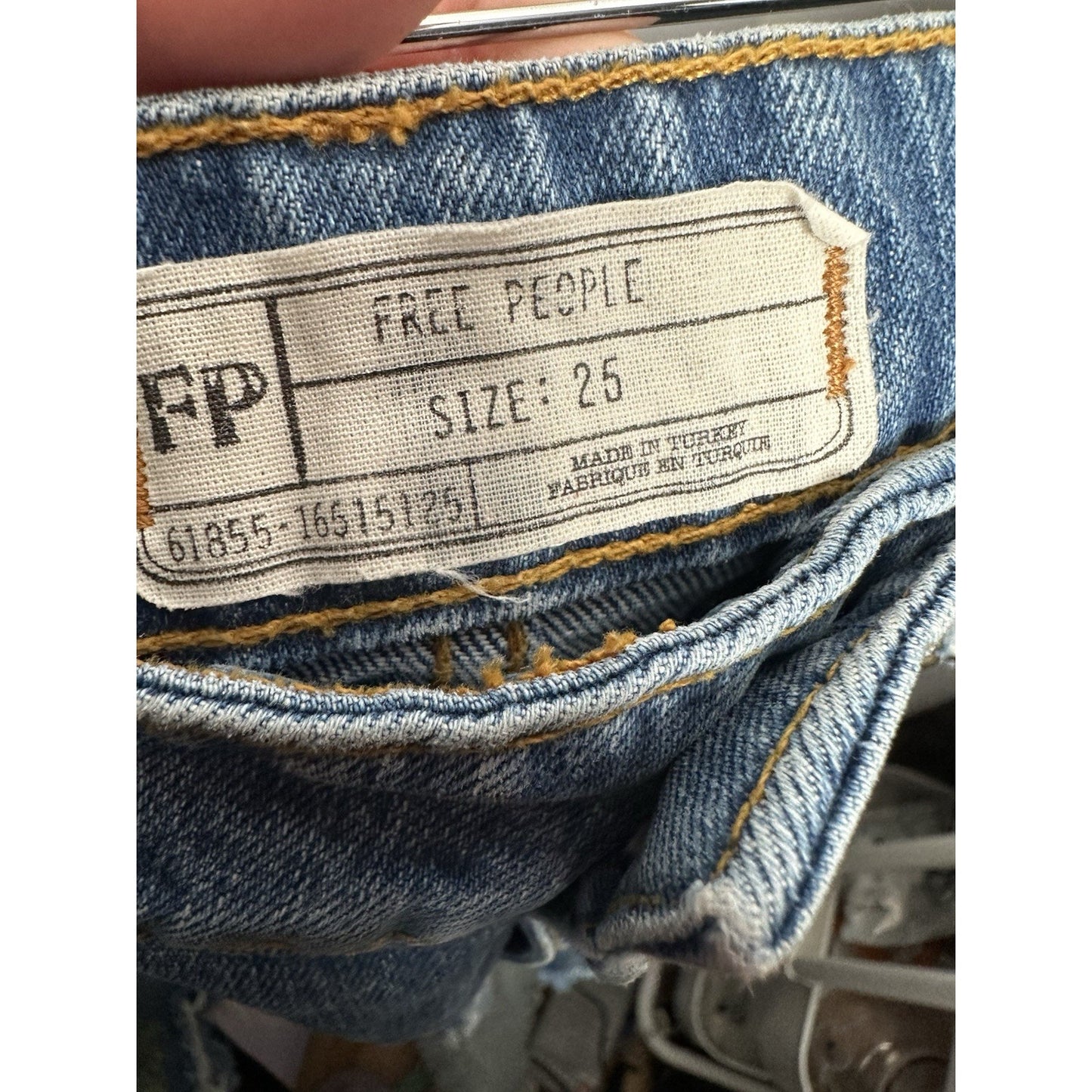 Free People Wild Rose Denim Mini Skirt Womens sz 25 Embroidered Floral Raw Hem