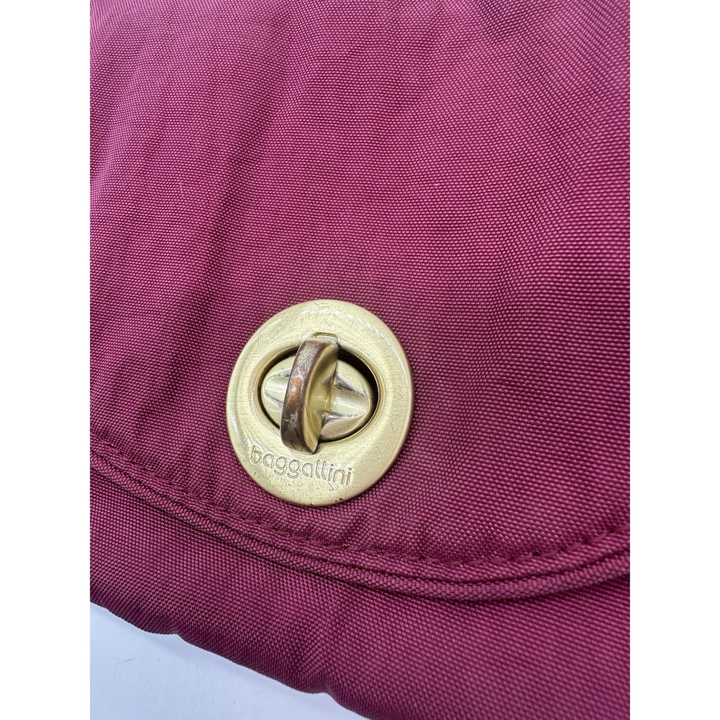 BAGGALLINI Twist Lock Crossbody Small Purse Organizer Pink Magenta Pockets Bag