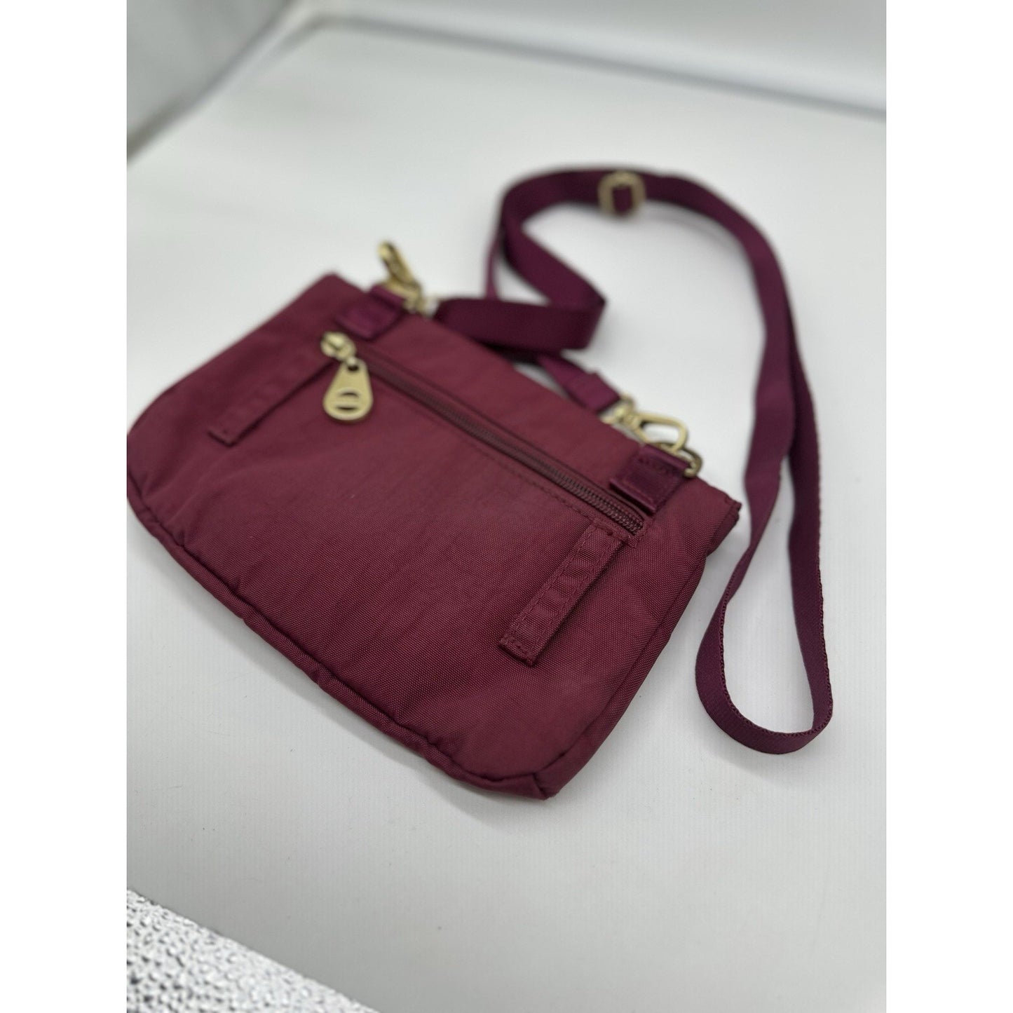 BAGGALLINI Twist Lock Crossbody Small Purse Organizer Pink Magenta Pockets Bag