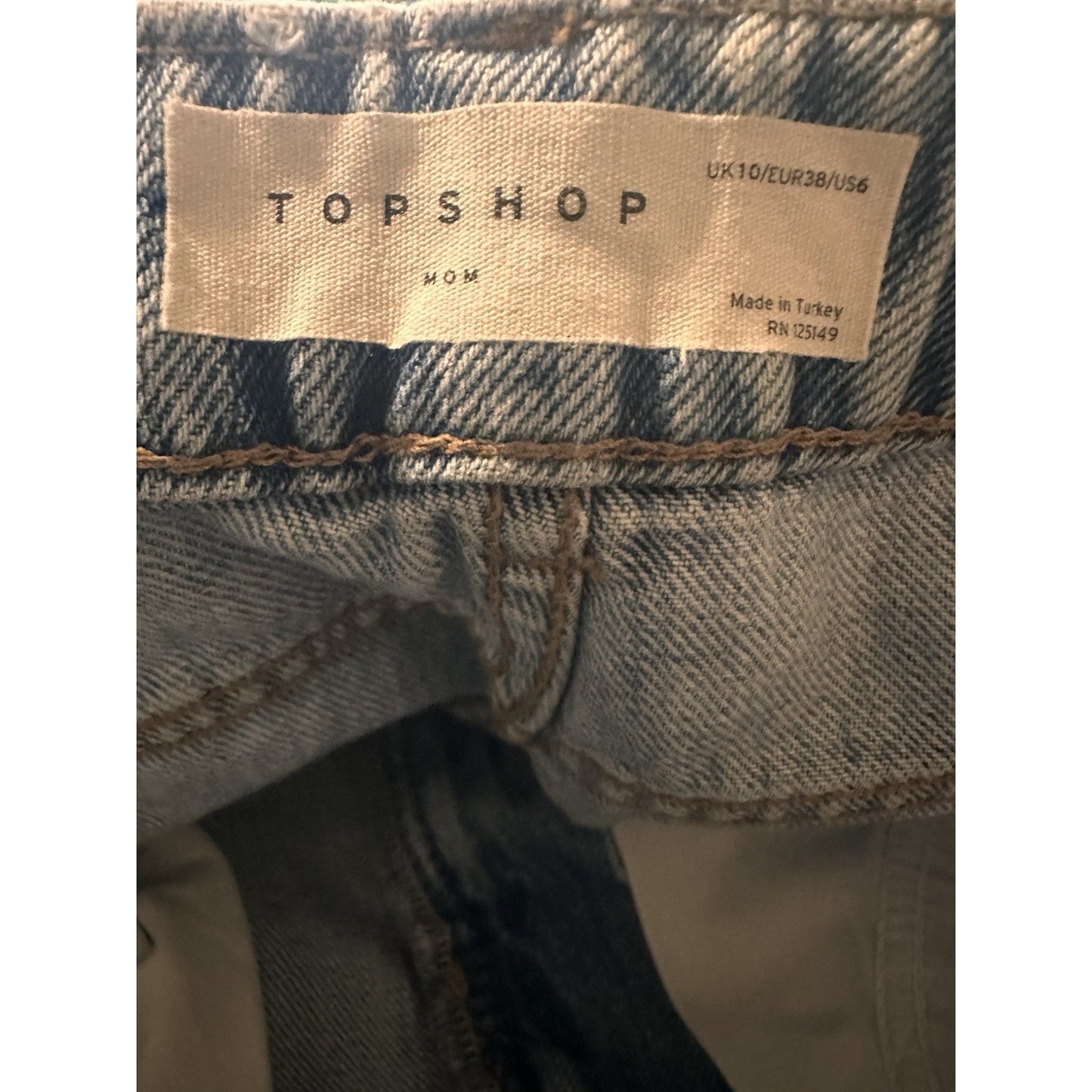 TopShop Mom Denim Shorts Womens Sz 6 Cut off Distressed Raw Hem High Rise Boho