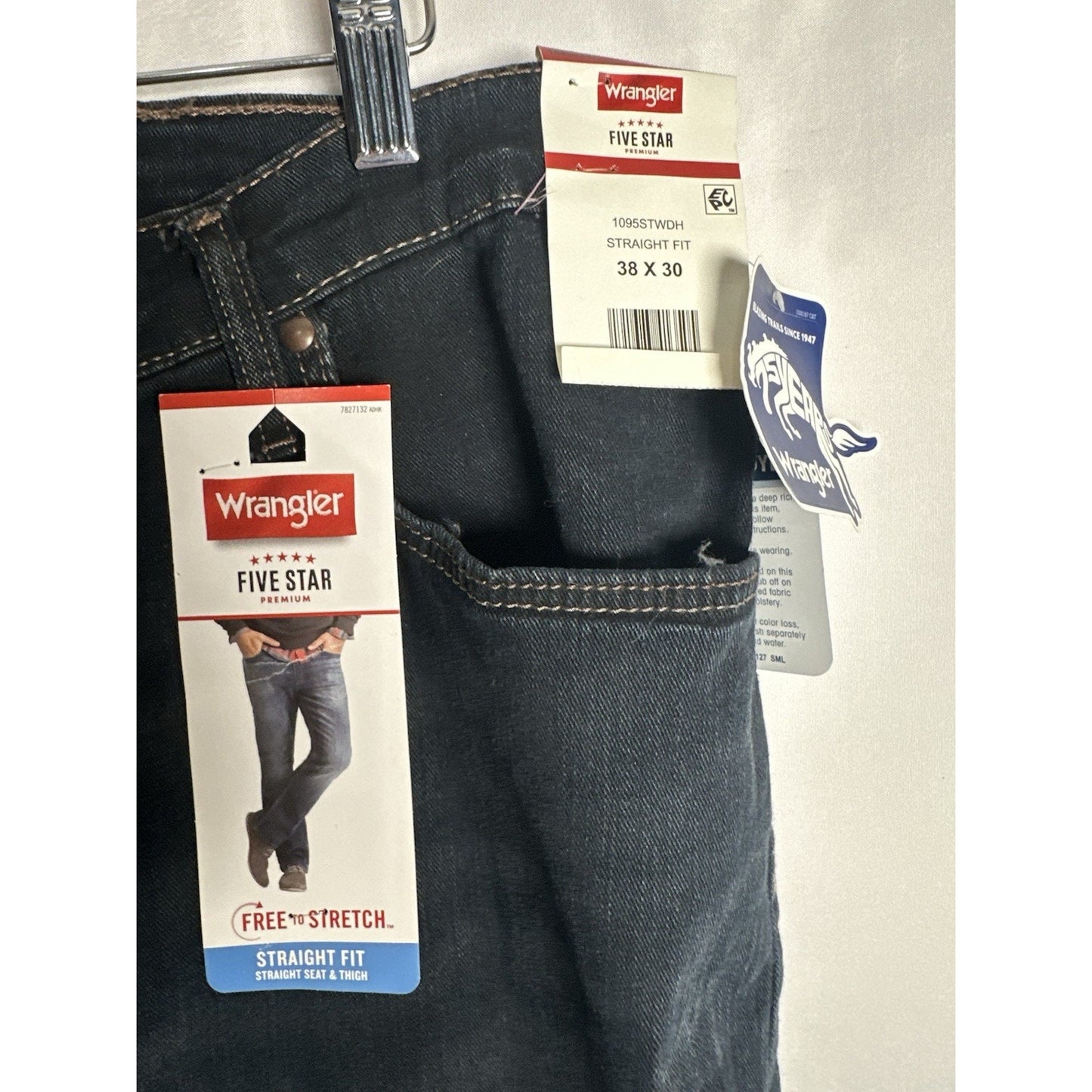 Wrangler Striaght Fit Mens Sz 38 x 30 Stretch Dark Wash Capsule Everyday