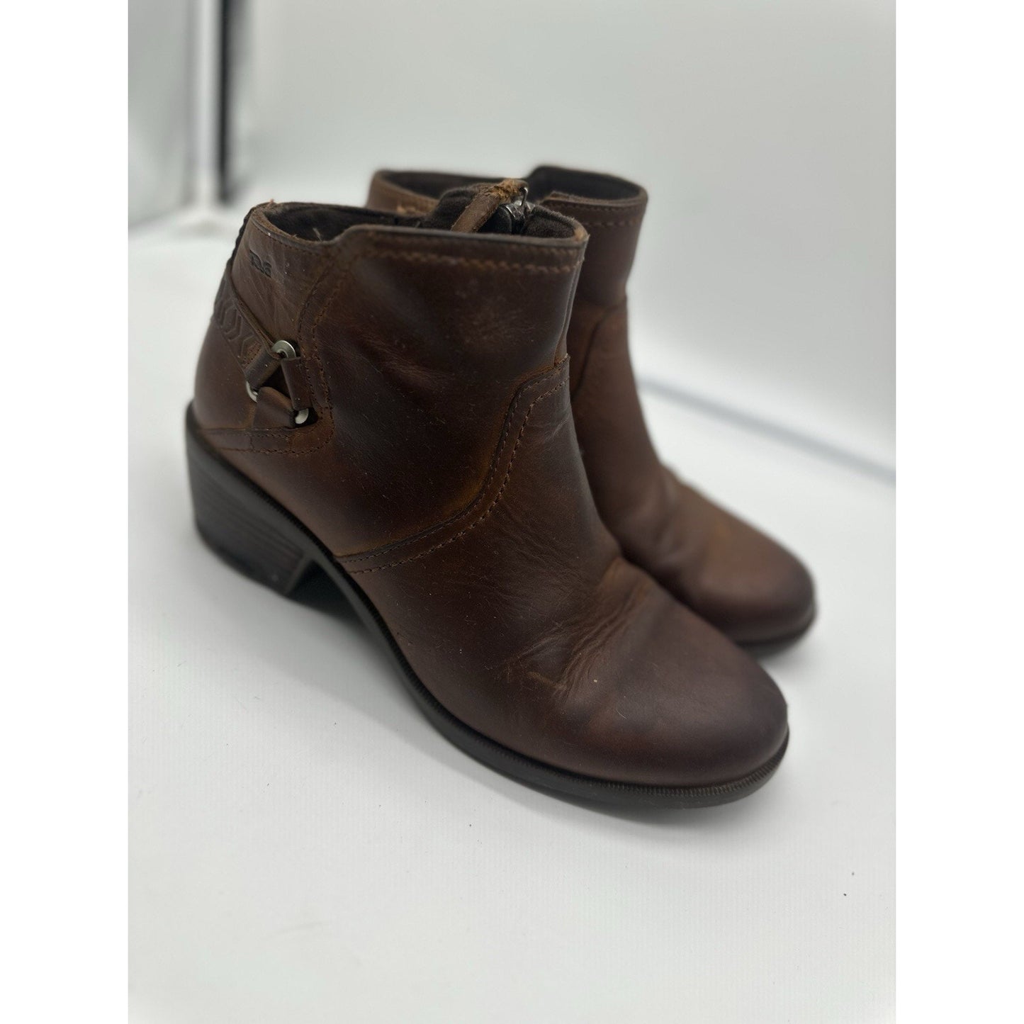 Teva Womens Leather Ankle Side Zip Boots Cognac Size 9.5 Western Southwestern
