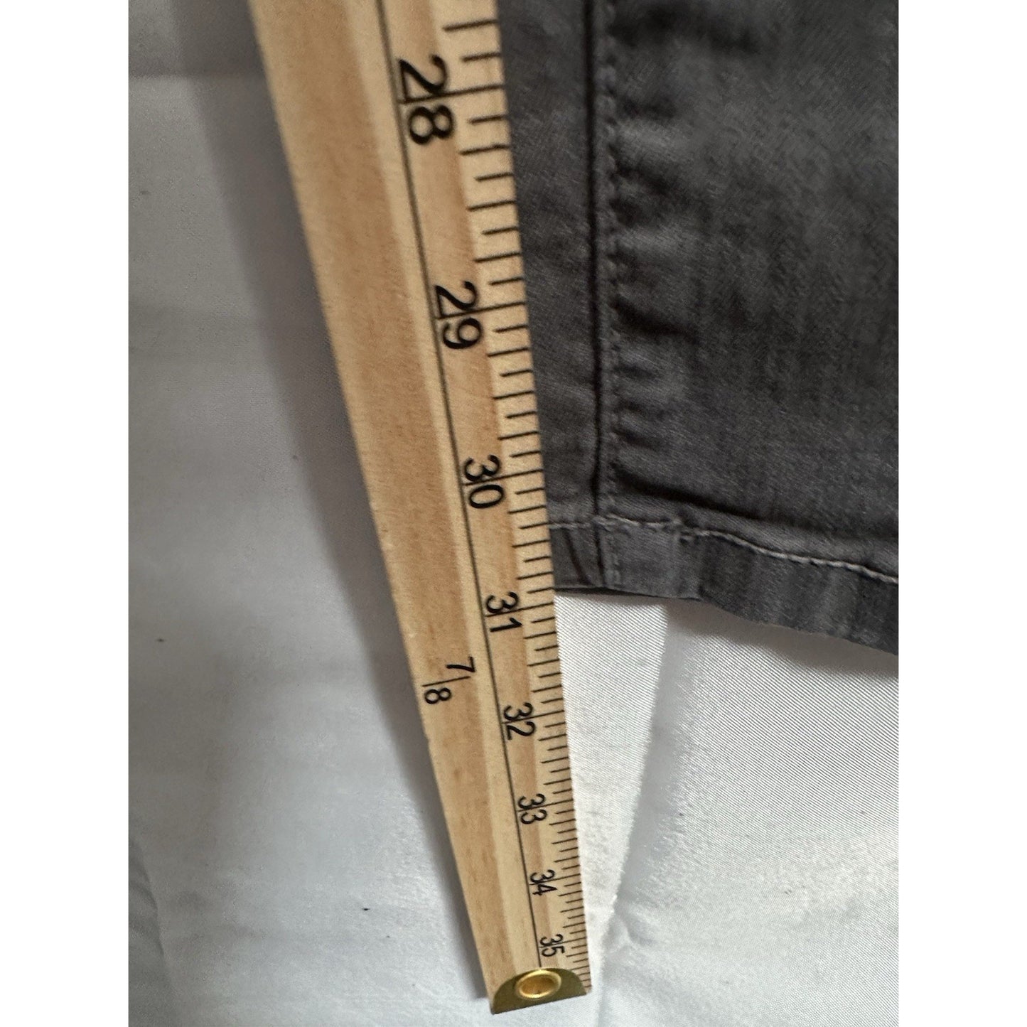 NYDJ Lift & Tuck Jeans Womens Sz 8 Gray Straight Leg Everyday Basic Staple Goth