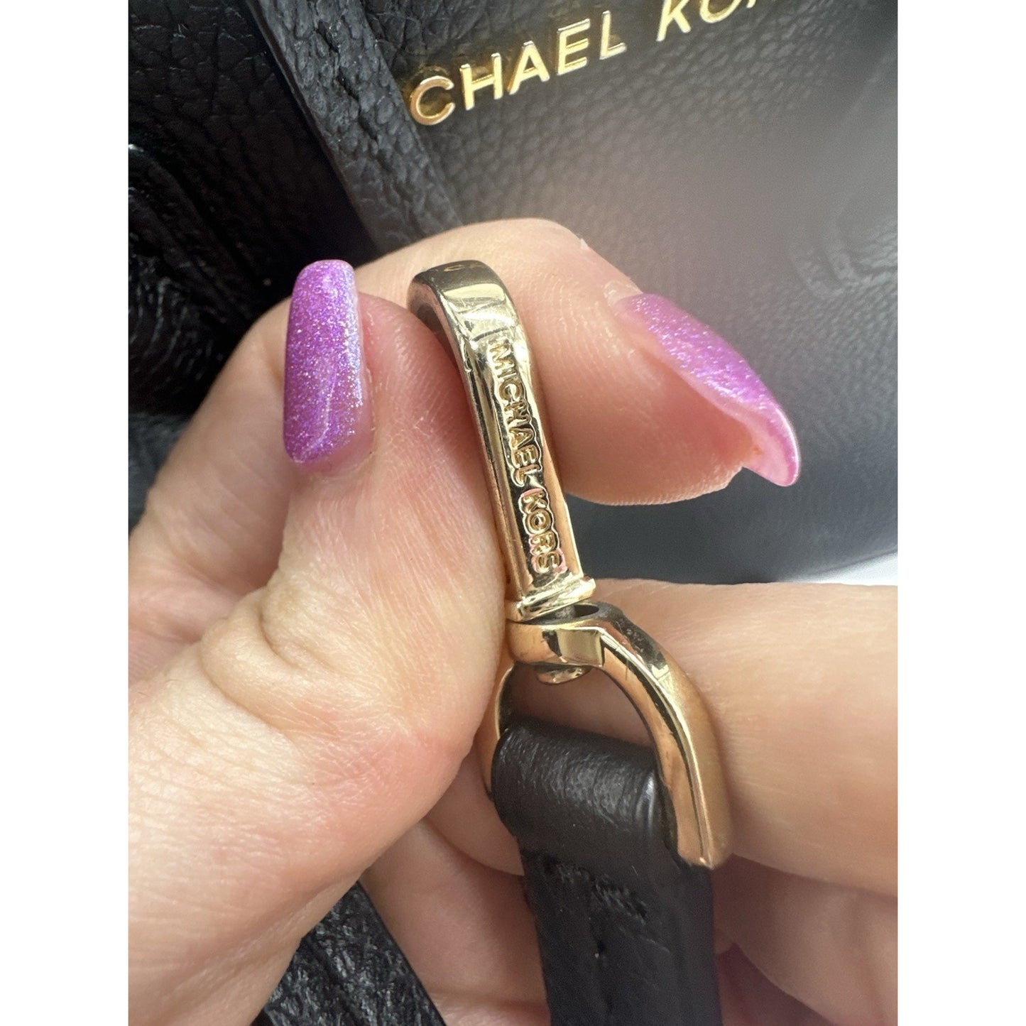 MICHAEL KORS Mercer Medium Pebbled Leather Crossbody Bag in Black Careercore