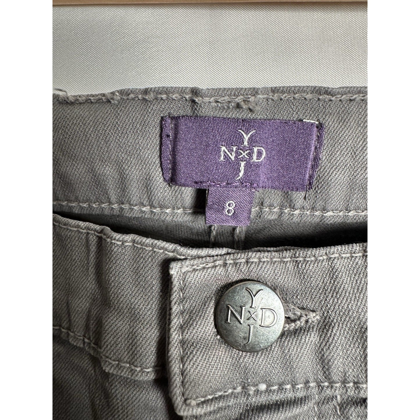 NYDJ Lift & Tuck Jeans Womens Sz 8 Gray Straight Leg Everyday Basic Staple Goth
