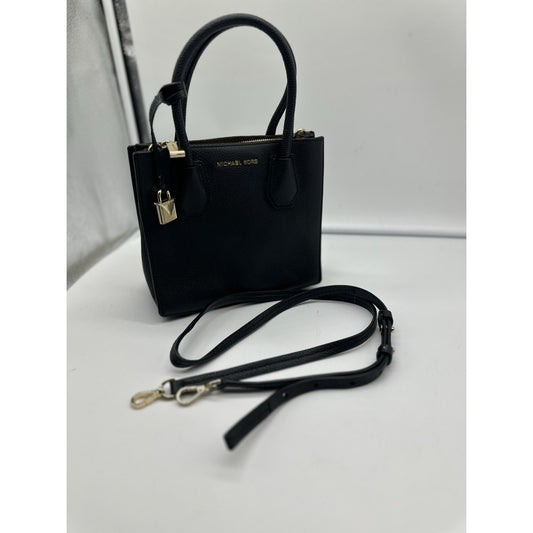 MICHAEL KORS Mercer Medium Pebbled Leather Crossbody Bag in Black Careercore