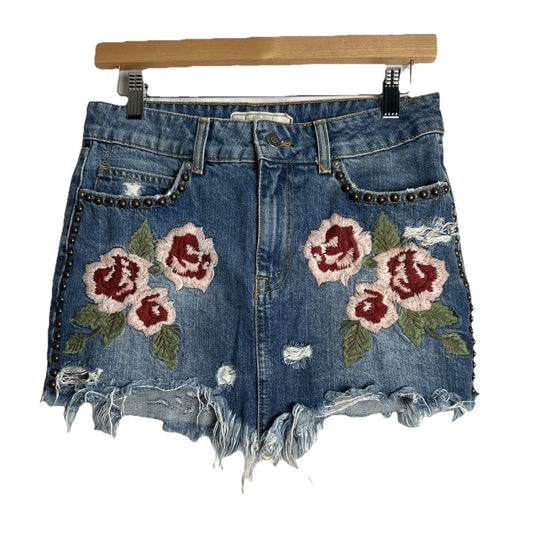 Free People Wild Rose Denim Mini Skirt Womens sz 25 Embroidered Floral Raw Hem