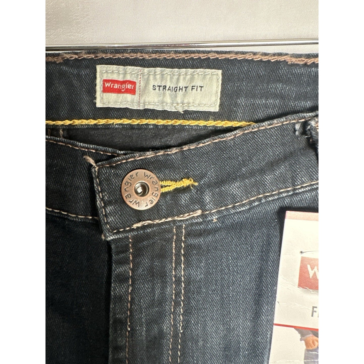 Wrangler Striaght Fit Mens Sz 38 x 30 Stretch Dark Wash Capsule Everyday