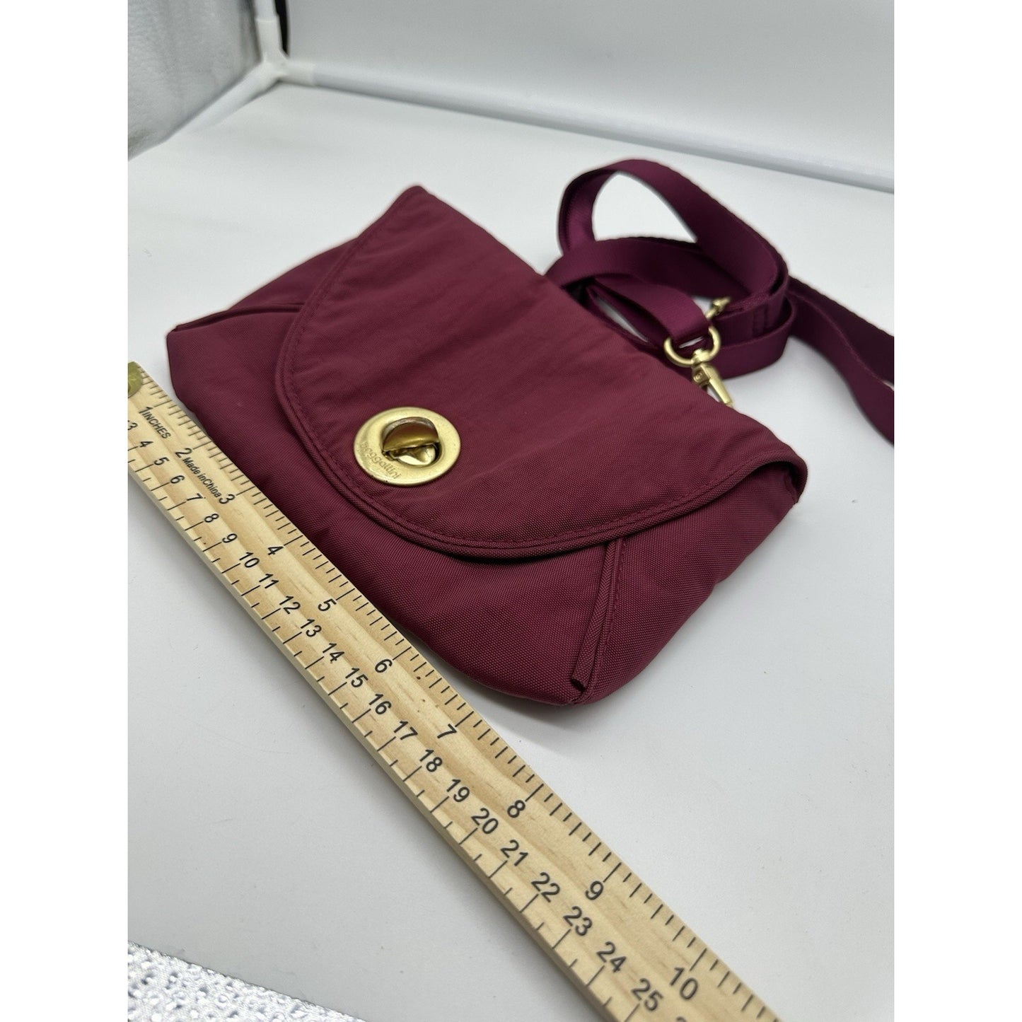BAGGALLINI Twist Lock Crossbody Small Purse Organizer Pink Magenta Pockets Bag