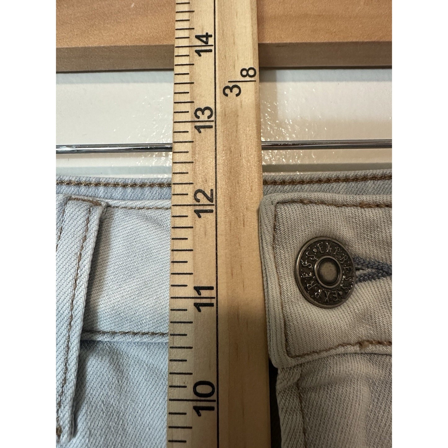 Express Denim Jeans Slim 31x32 Hyper Stretch Light Wash Straight Leg Staple